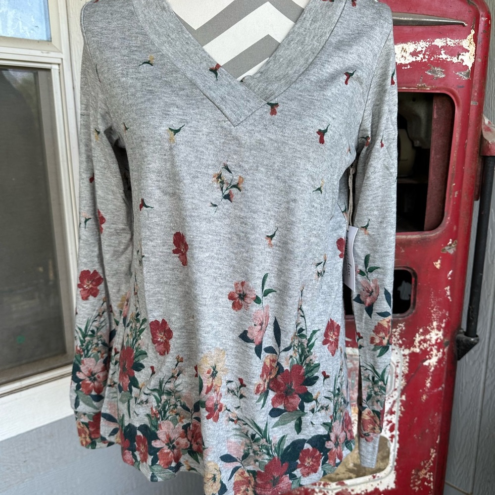 Long sleeve Grace & Lace pull over